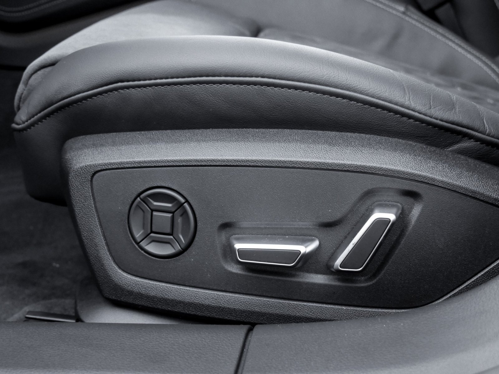 Audi S6 Avant Qu. BLACKPAK B&O AHK 360°CAM LM21