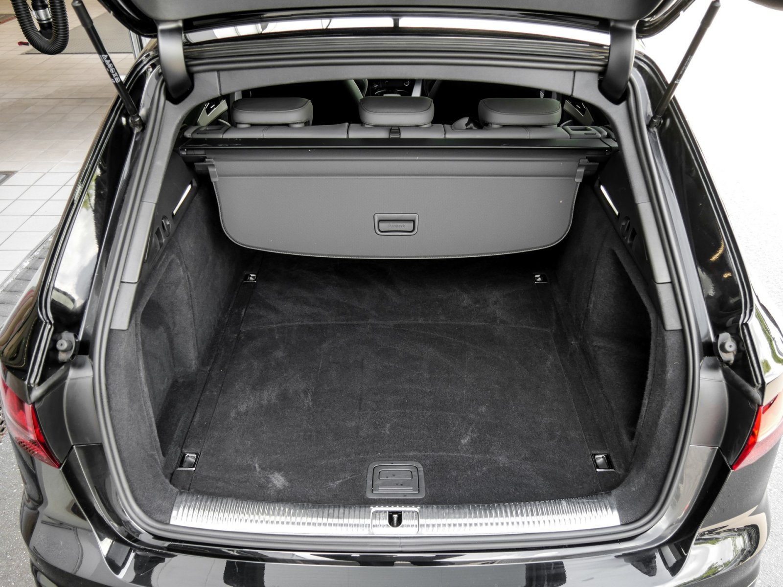 Audi A4 Avant 45 quattro S LINE BLACKPAK PANO CAM 19Z