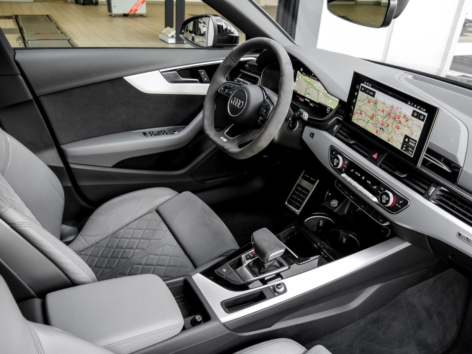 Audi A4 Avant 45 quattro S LINE BLACKPAK PANO CAM 19Z