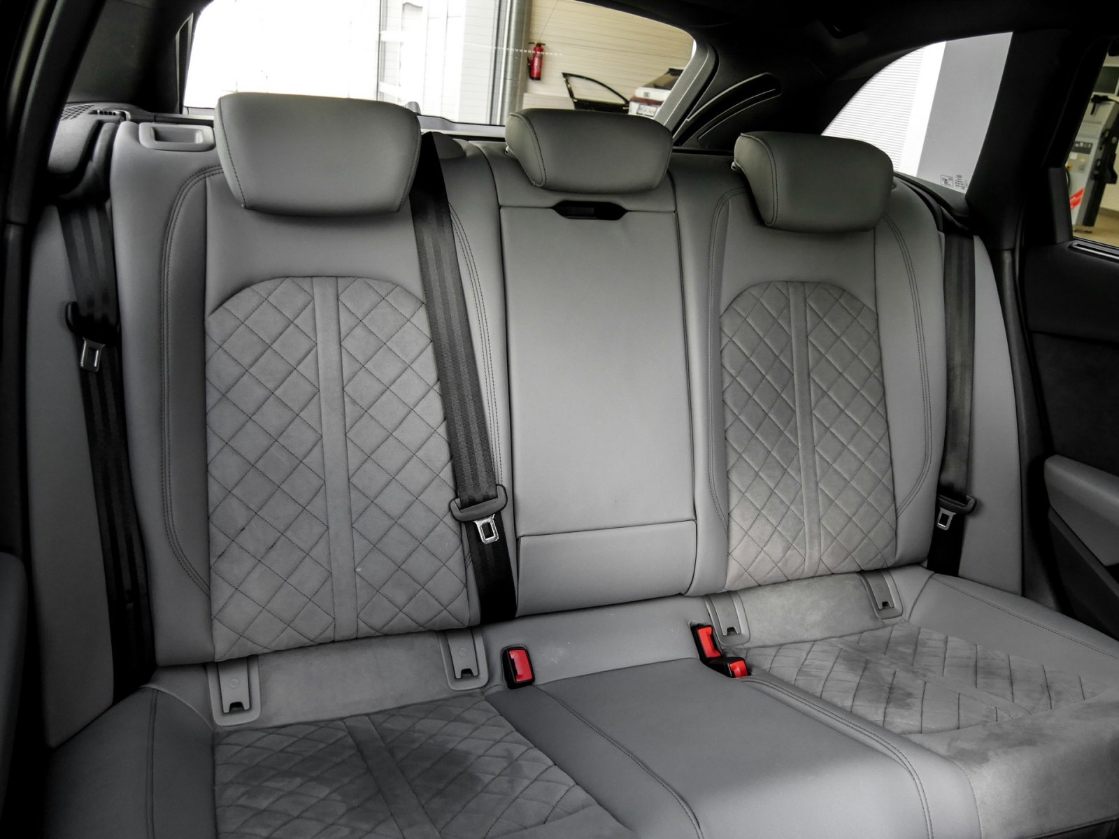 Audi A4 Avant 45 quattro S LINE BLACKPAK PANO CAM 19Z