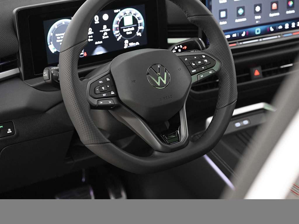 Volkswagen T-Roc 1.5 R-LINE DSG PANO eKLAPPE AHK MATRIXLED