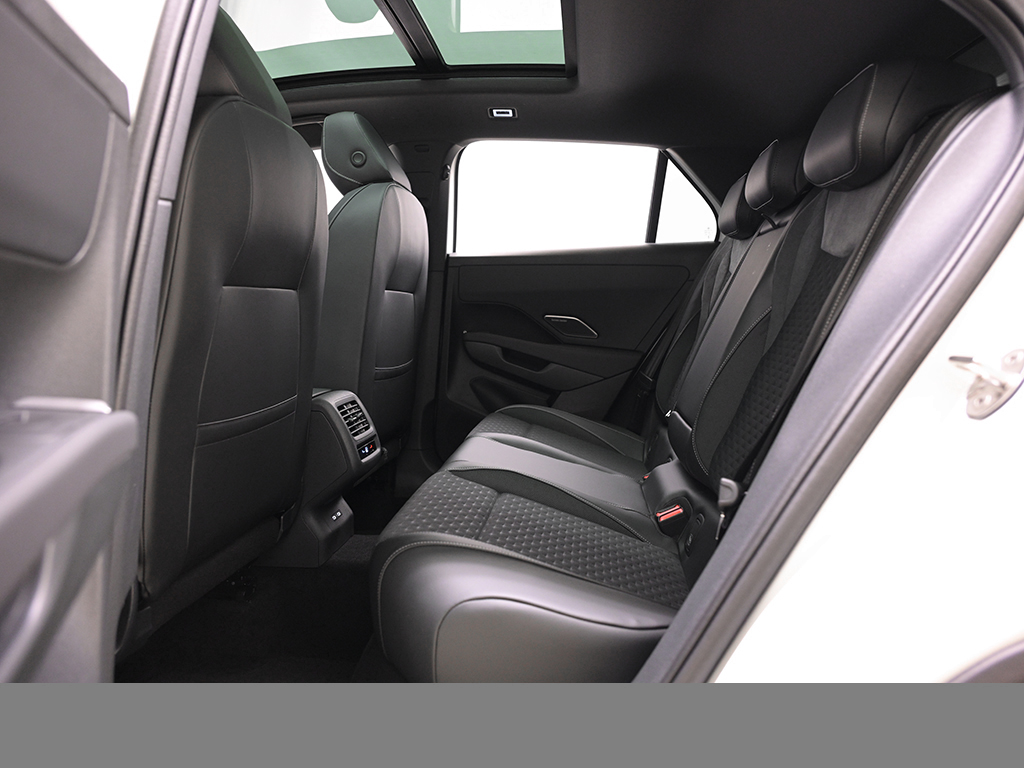 Volkswagen T-Roc 1.5 R-LINE DSG PANO eKLAPPE AHK MATRIXLED