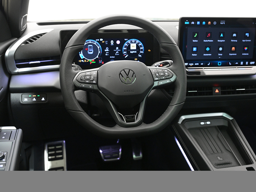 Volkswagen T-Roc 1.5 R-LINE DSG HARMANKARDON PANO eKLAPPE