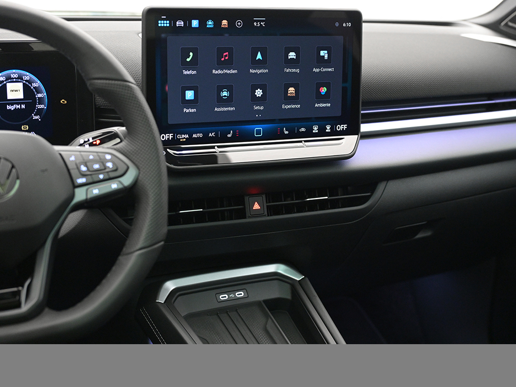 Volkswagen T-Roc 1.5 R-LINE DSG HARMANKARDON PANO eKLAPPE