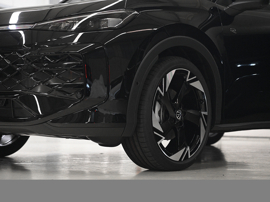 Volkswagen T-Roc 1.5 R-LINE DSG HARMANKARDON PANO eKLAPPE