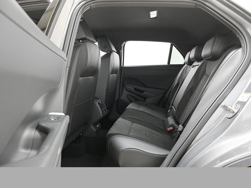 Volkswagen T-Roc 1.5 STYLE DSG NEUESMODELL AHK eKLAPPE NAVI