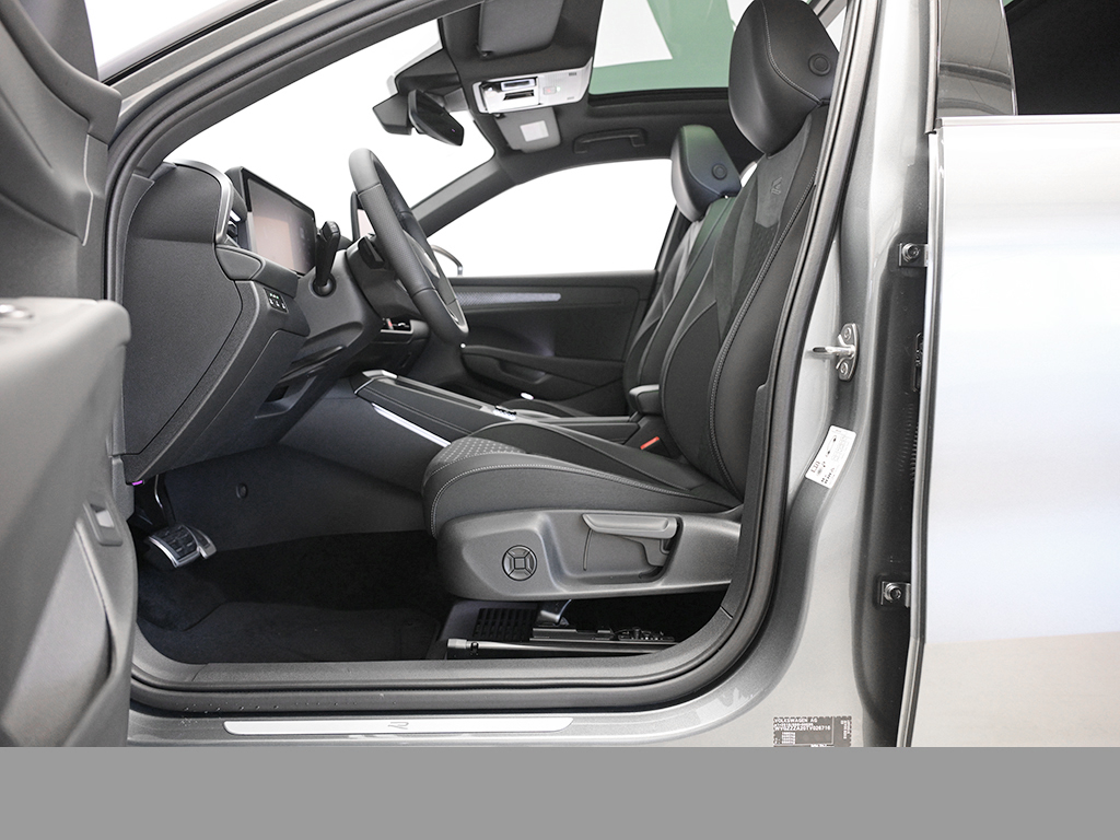 Volkswagen T-Roc 1.5 R-LINE DSG PANO eKLAPPE MATRIXLED AHK