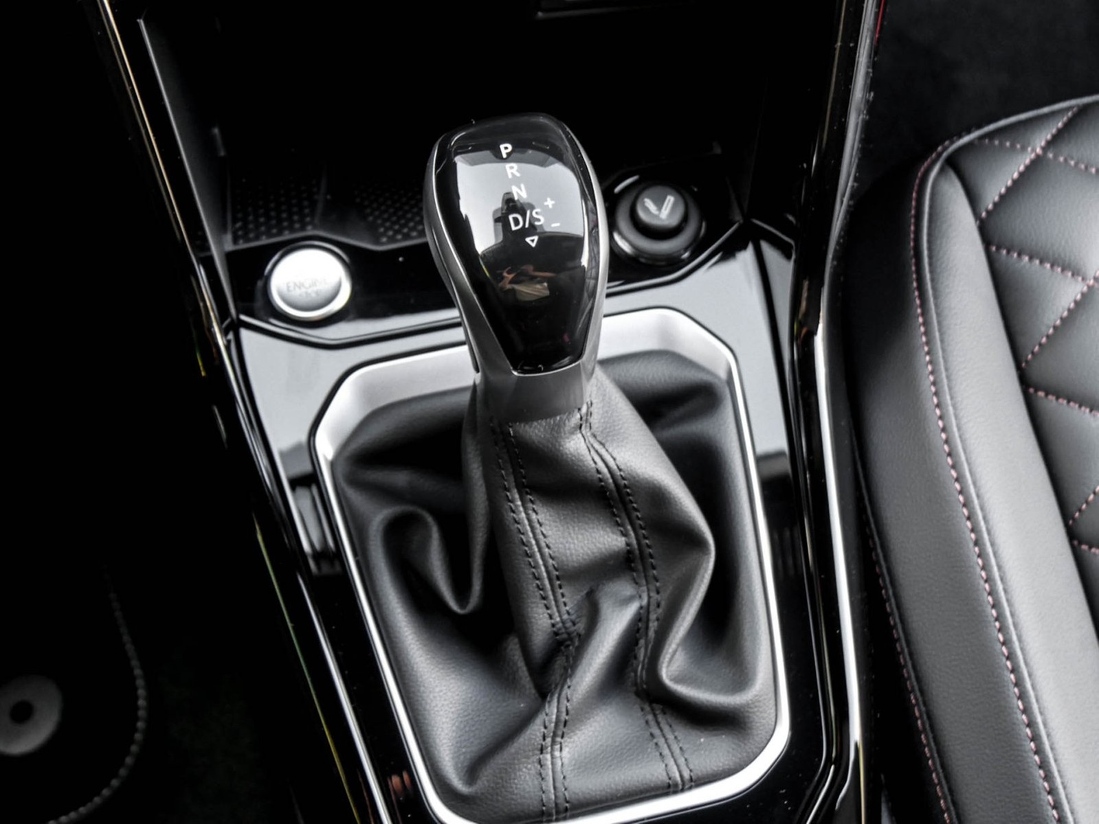 Volkswagen T-Roc Cabrio 1.5 R-LINE DSG EDITION KARMANN PLUS