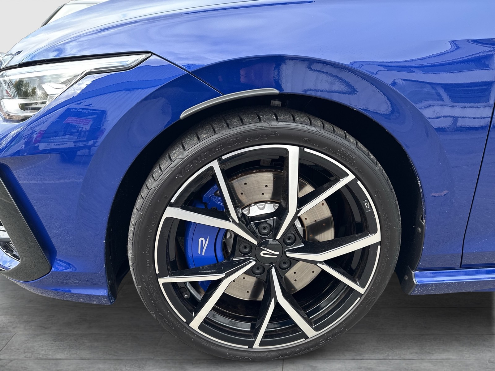 Volkswagen Golf Variant VIII 2.0 R 4X4 FACELIFT CAM ACC 19Z