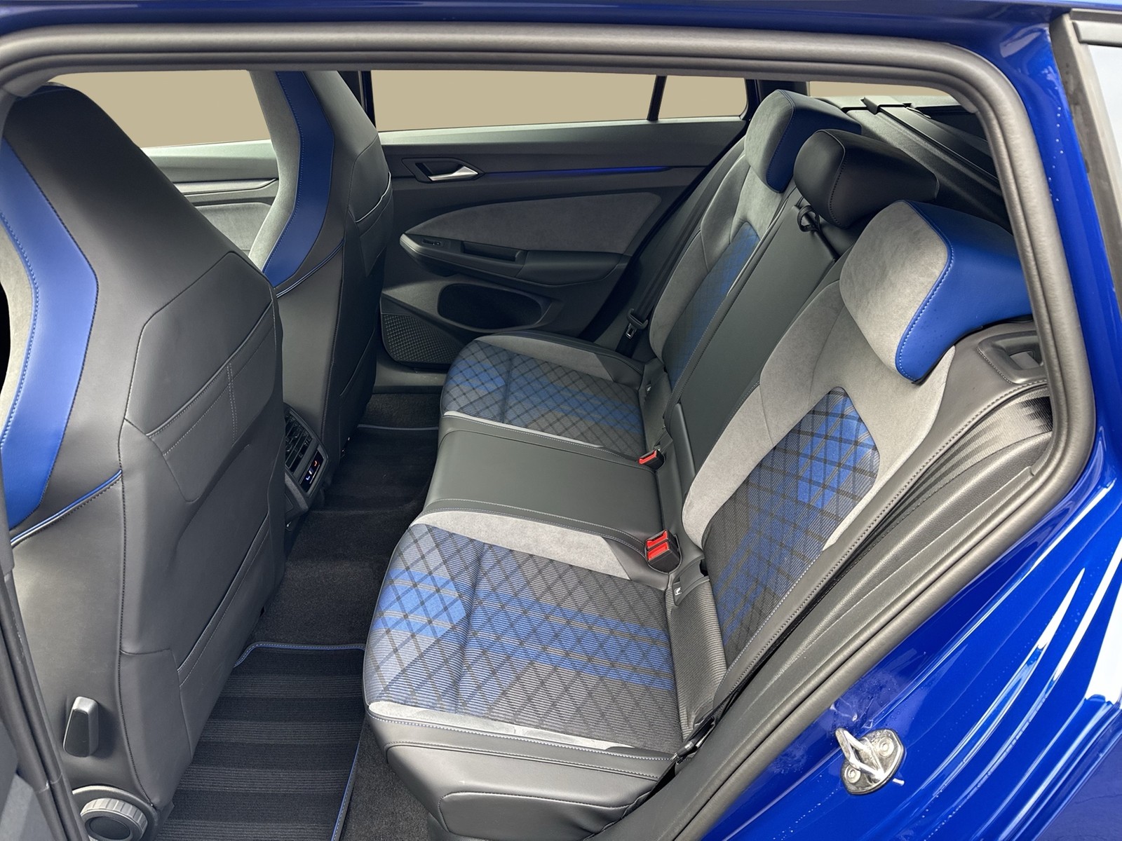 Volkswagen Golf Variant VIII 2.0 R 4X4 FACELIFT CAM ACC 19Z