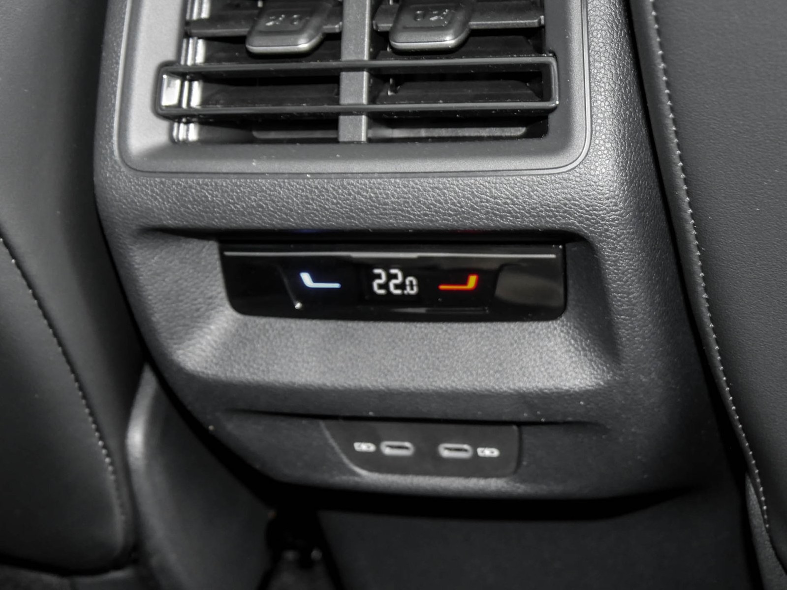 Volkswagen Tiguan 2.0 R-LINE DSG 4X4 BLACKSTYLE LEDER PANO