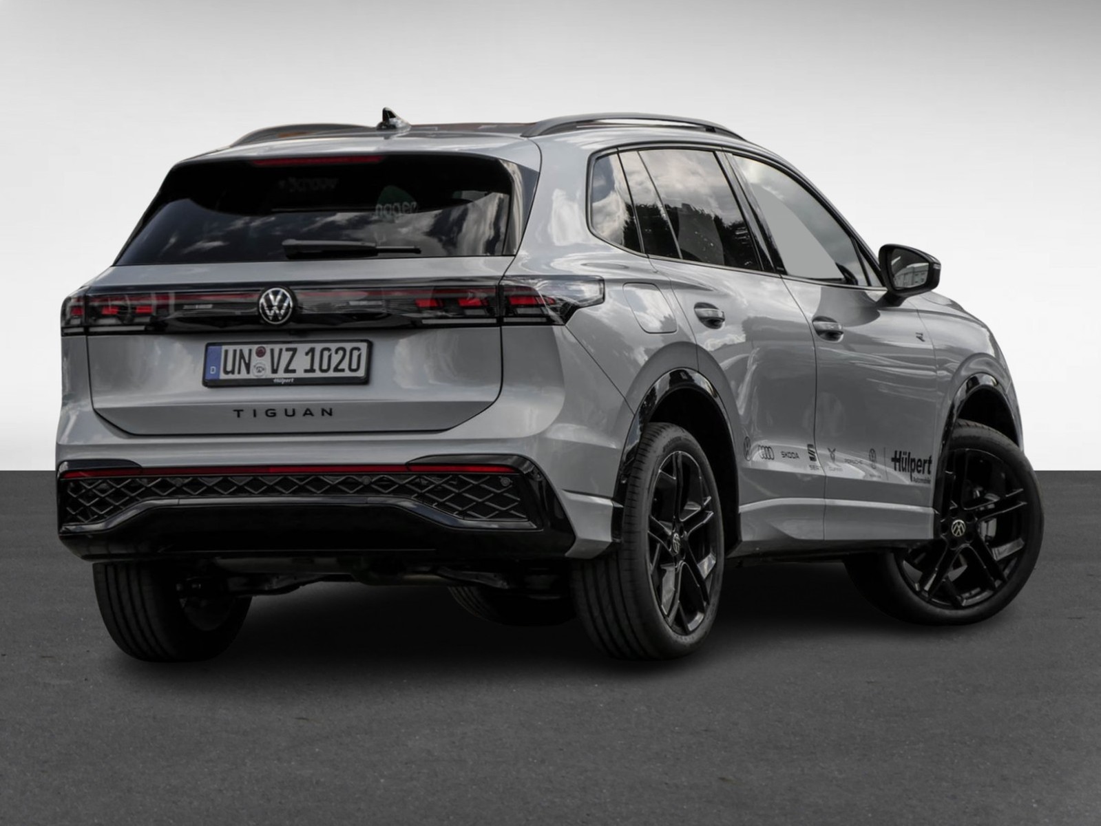 Volkswagen Tiguan 2.0 R-LINE DSG 4X4 BLACKSTYLE LEDER PANO
