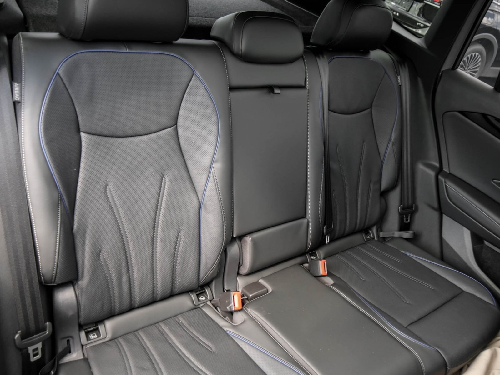 Volkswagen Tiguan 2.0 R-LINE DSG 4X4 BLACKSTYLE LEDER PANO