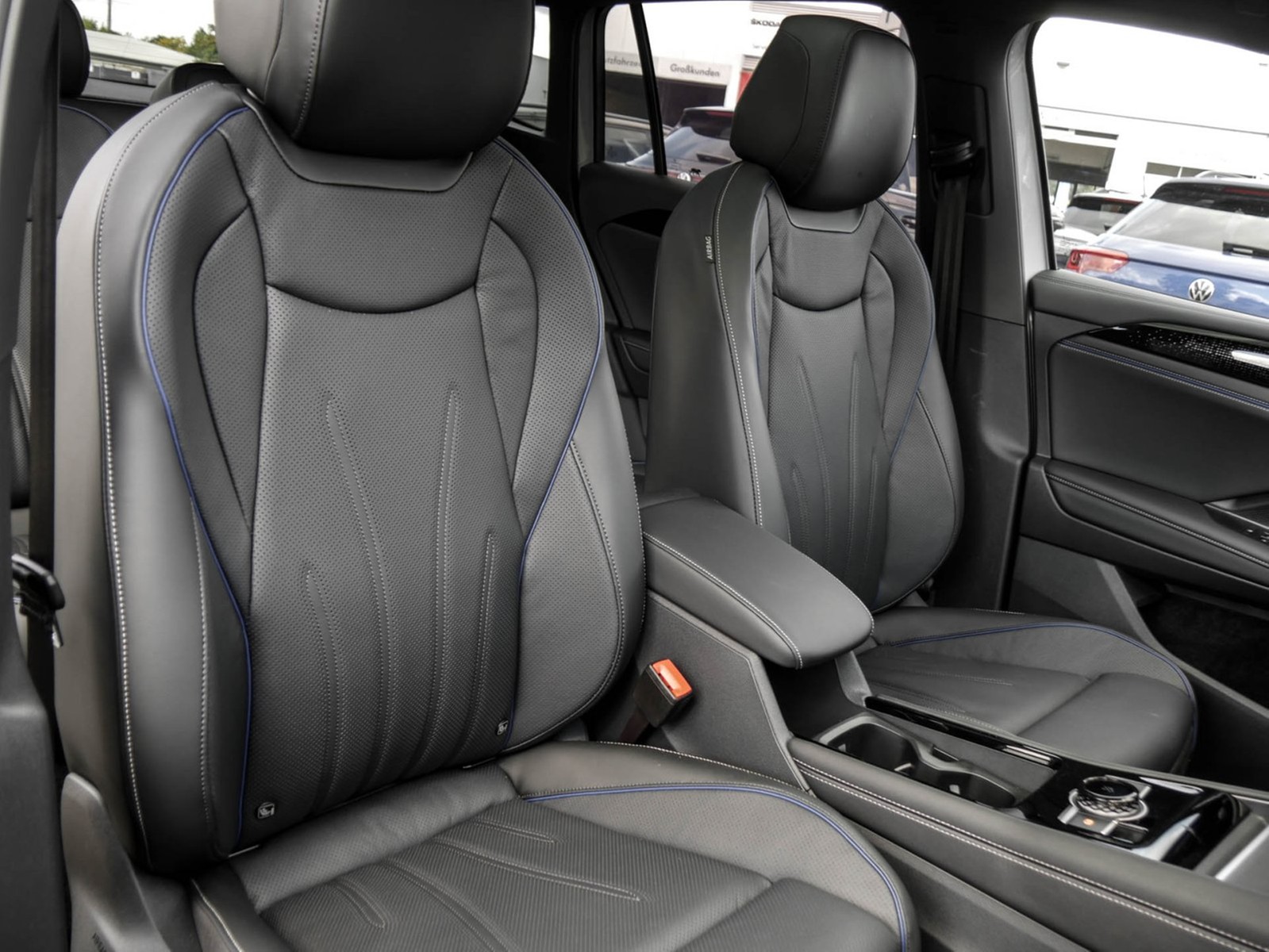 Volkswagen Tiguan 2.0 R-LINE DSG 4X4 BLACKSTYLE LEDER PANO