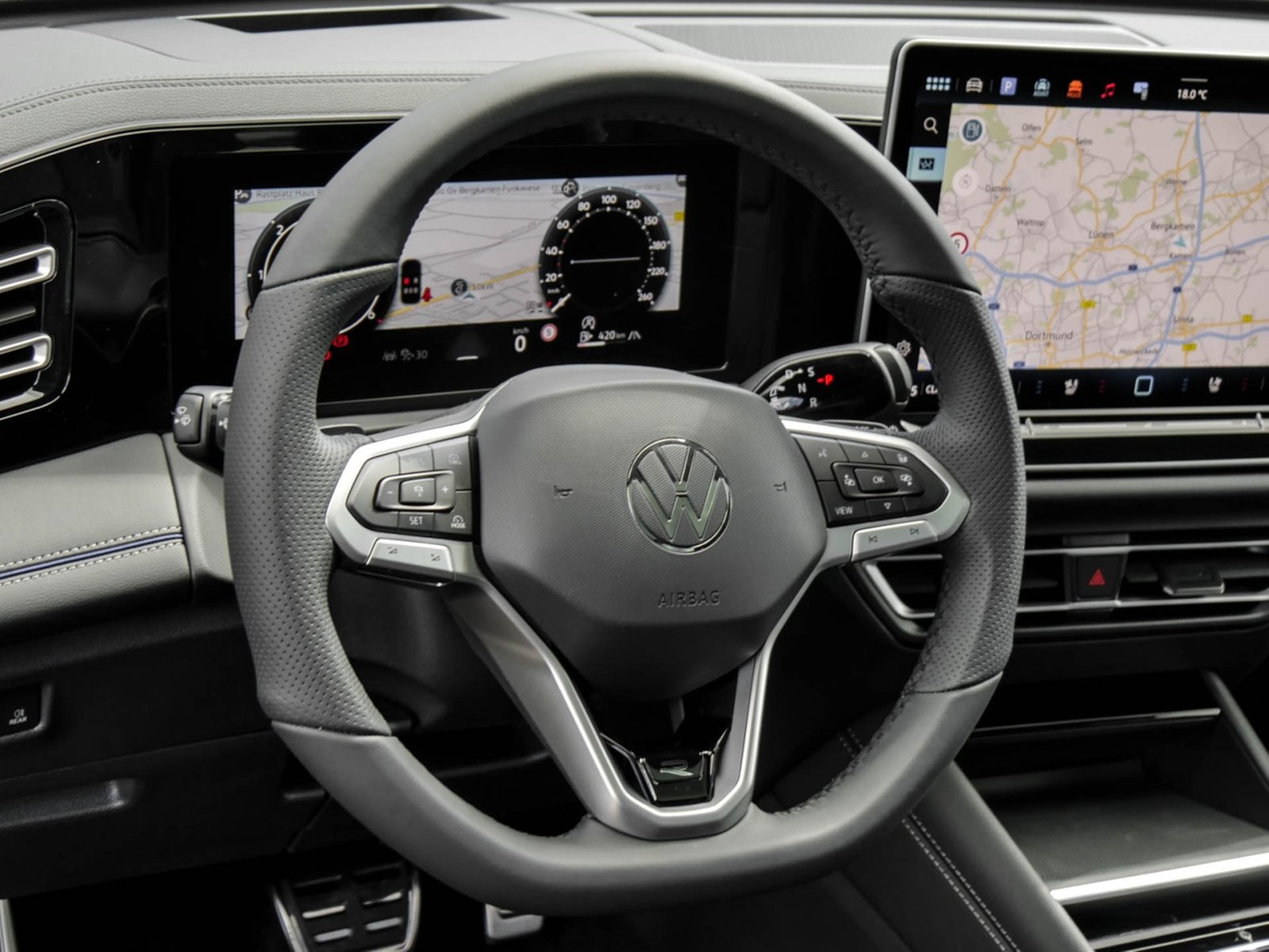 Volkswagen Tiguan 2.0 R-LINE DSG 4X4 BLACKSTYLE LEDER PANO