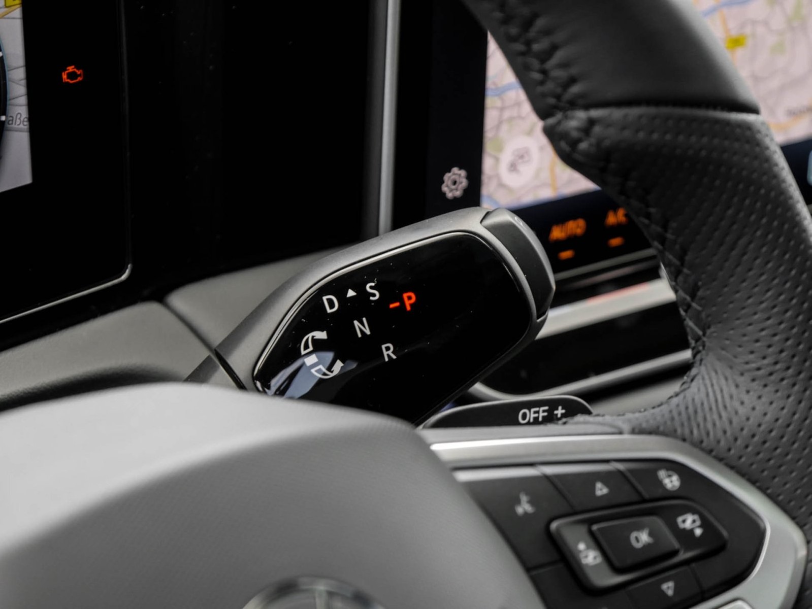 Volkswagen Tiguan 2.0 R-LINE DSG 4X4 BLACKSTYLE LEDER PANO