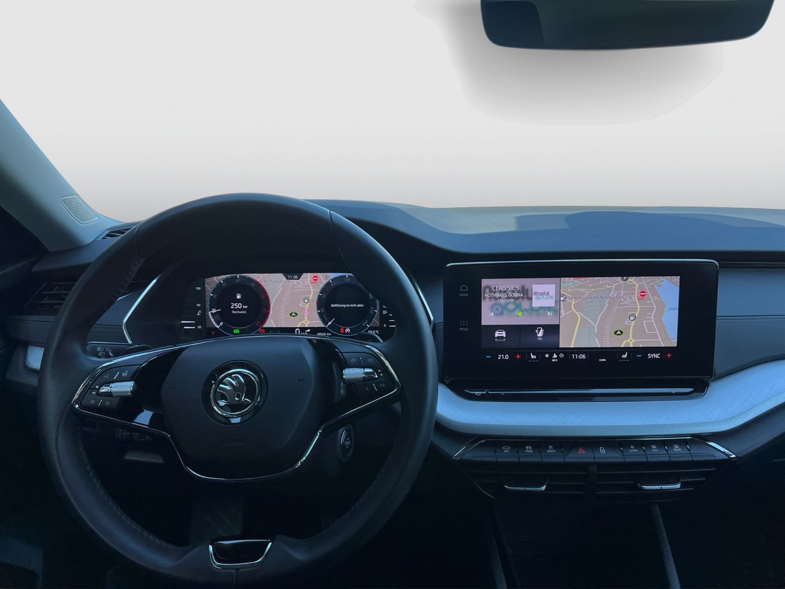 Skoda Octavia Combi 2.0 AHK ACC LM18 NAVI CARPLAY