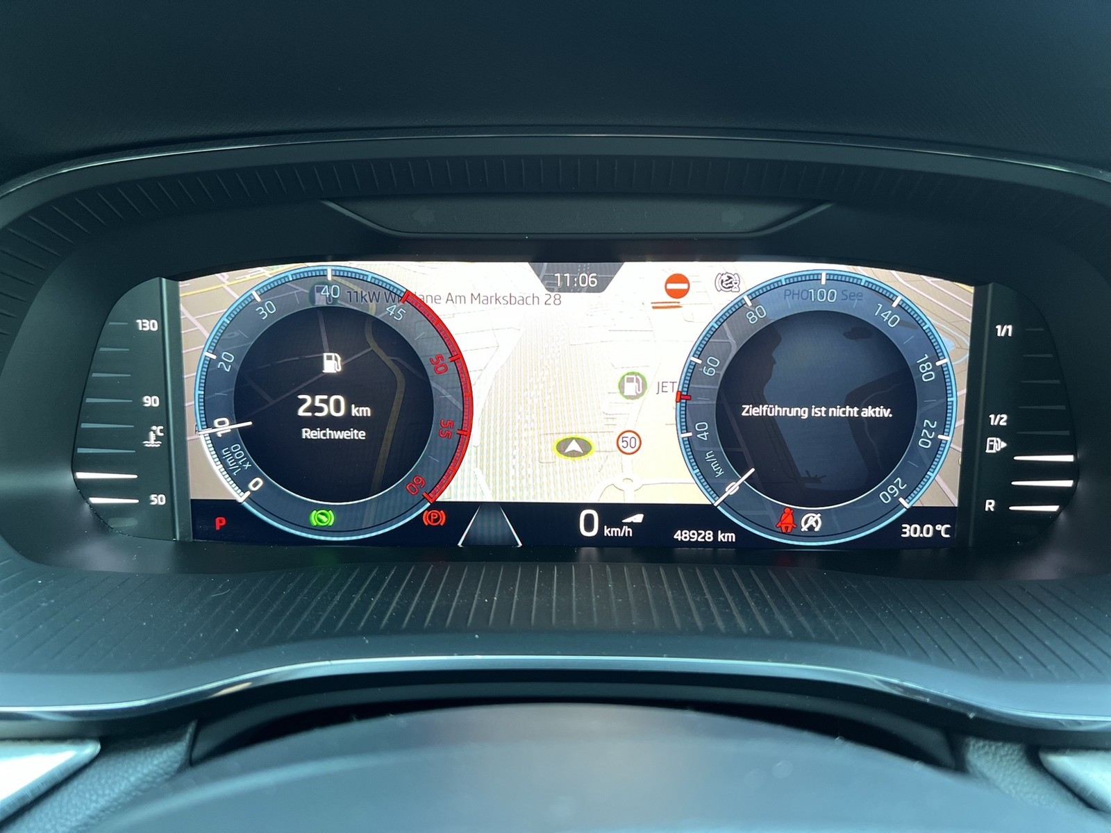 Skoda Octavia Combi 2.0 AHK ACC LM18 NAVI CARPLAY