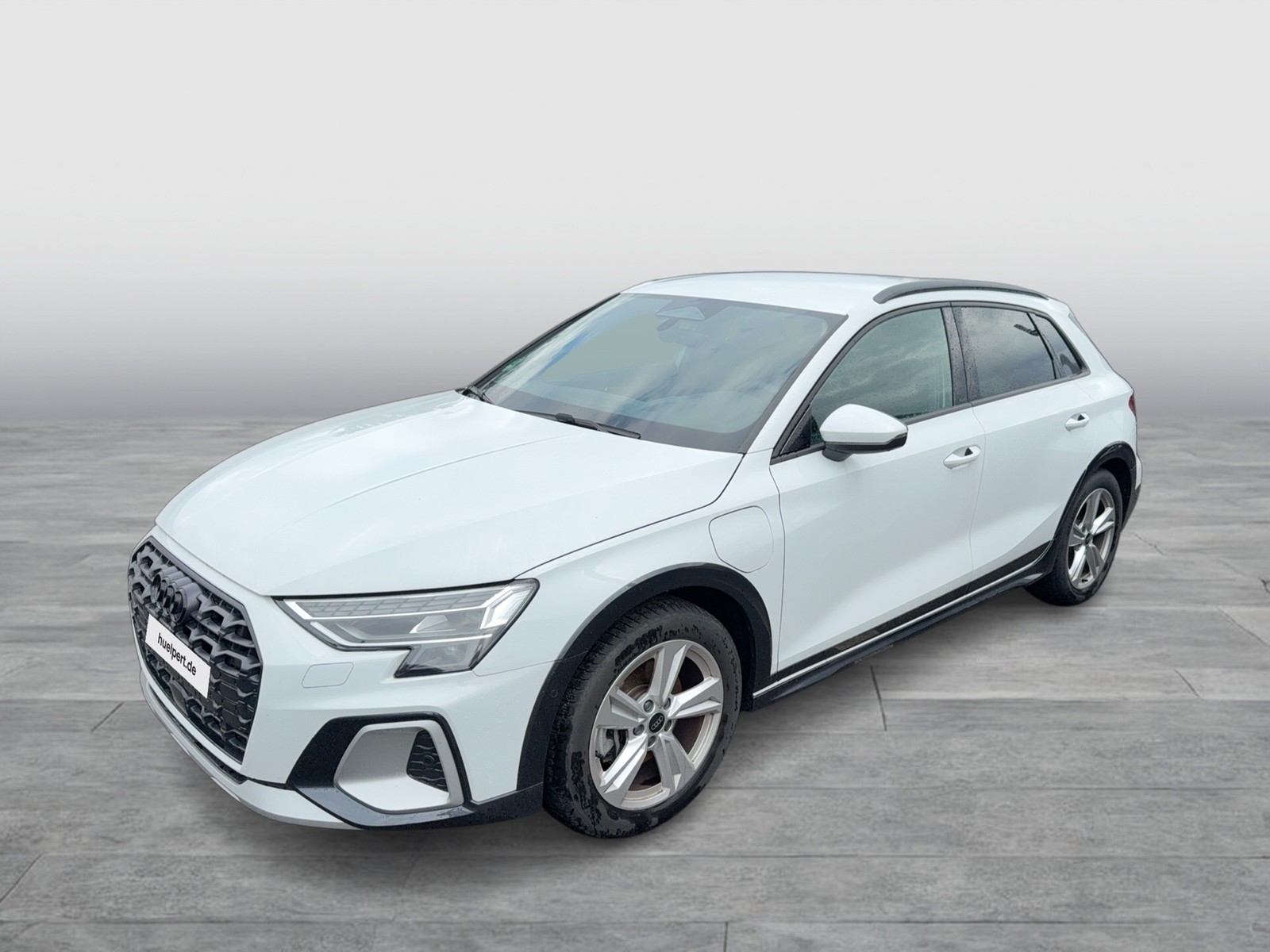Audi A3 allstreet HYBRID SONOS AHK 360°CAM ACC LM18