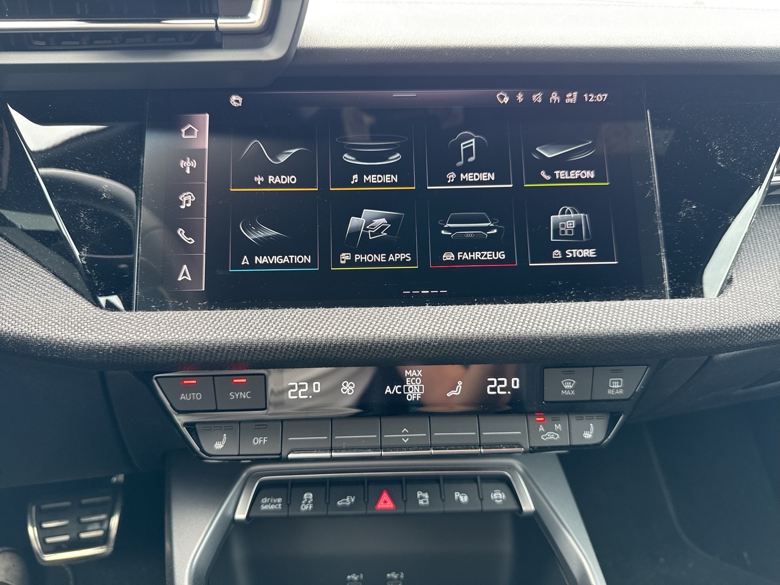 Audi A3 allstreet HYBRID SONOS AHK 360°CAM ACC LM18