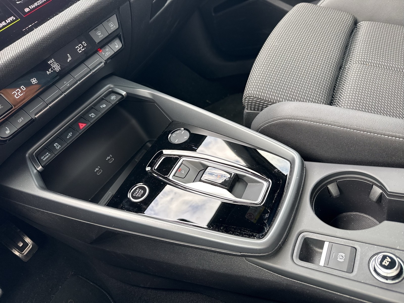 Audi A3 allstreet HYBRID SONOS AHK 360°CAM ACC LM18