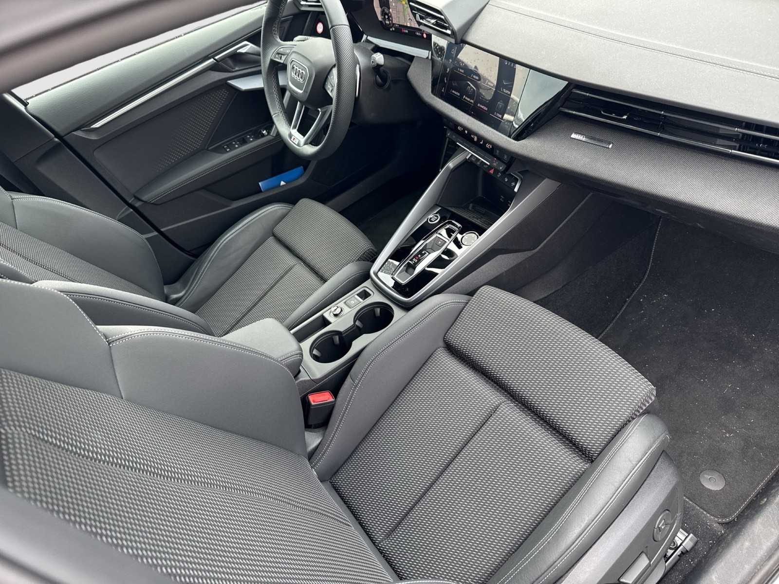 Audi A3 allstreet HYBRID SONOS AHK 360°CAM ACC LM18