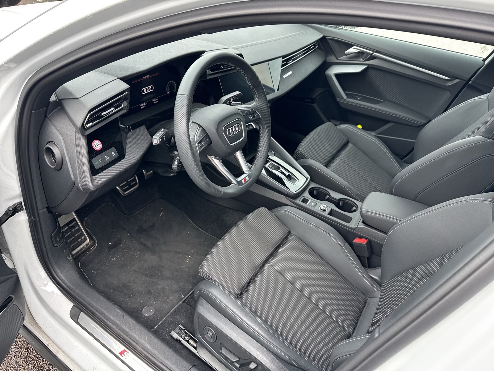 Audi A3 allstreet HYBRID SONOS AHK 360°CAM ACC LM18