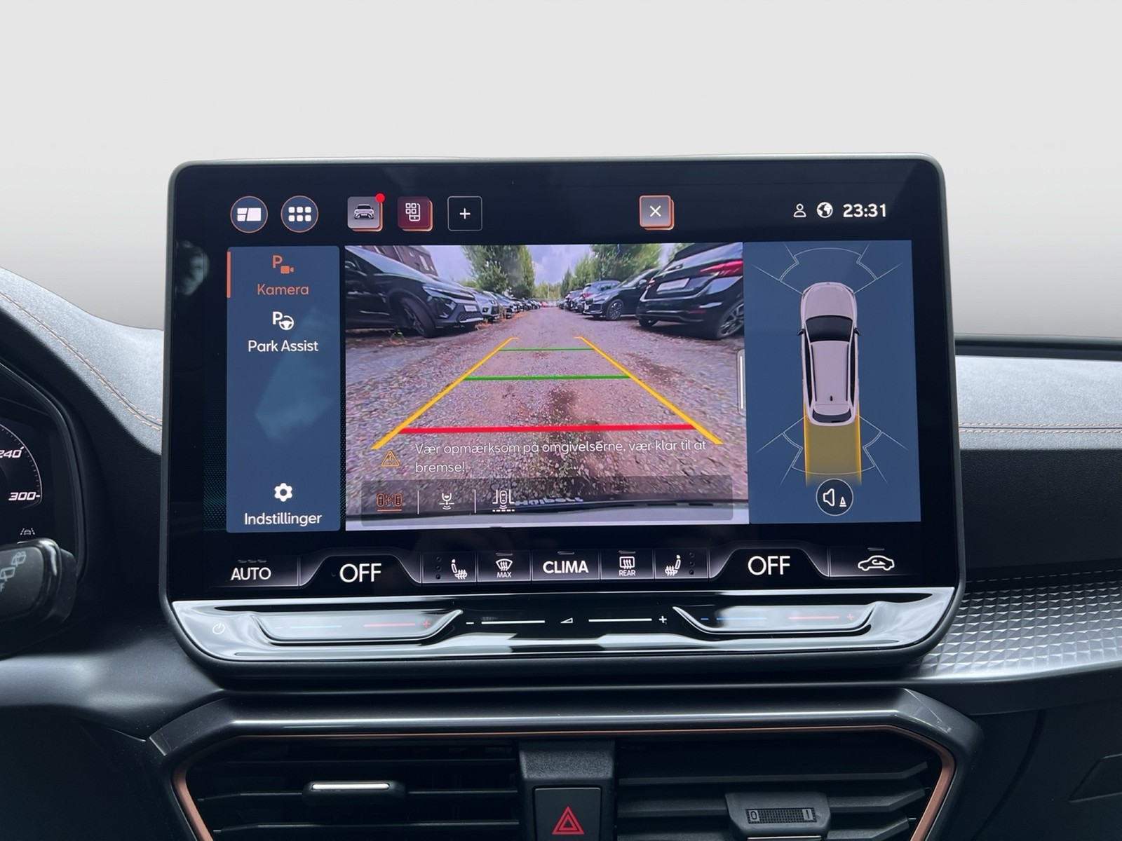 Cupra Leon ST 2.0 VZ 4X4 PANO SENNHEISER AHK CAM LM19