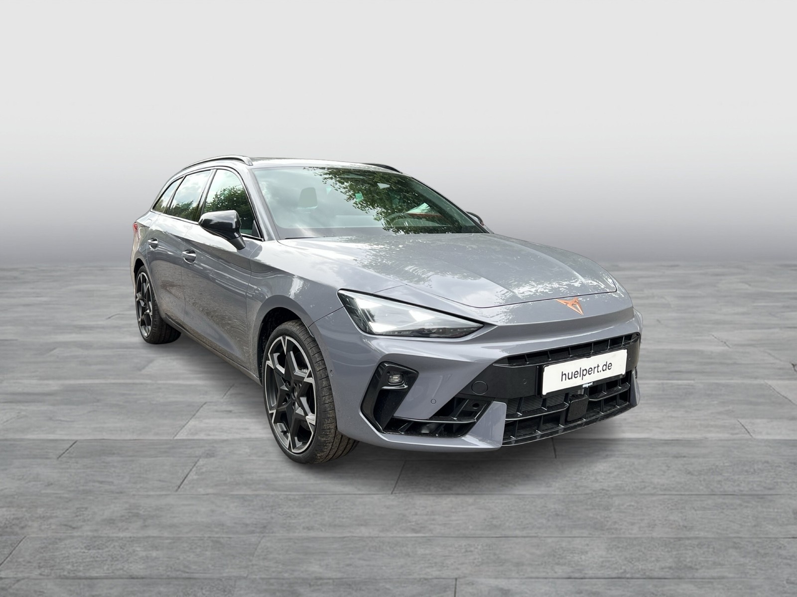 Cupra Leon ST 2.0 VZ 4X4 PANO SENNHEISER AHK CAM LM19