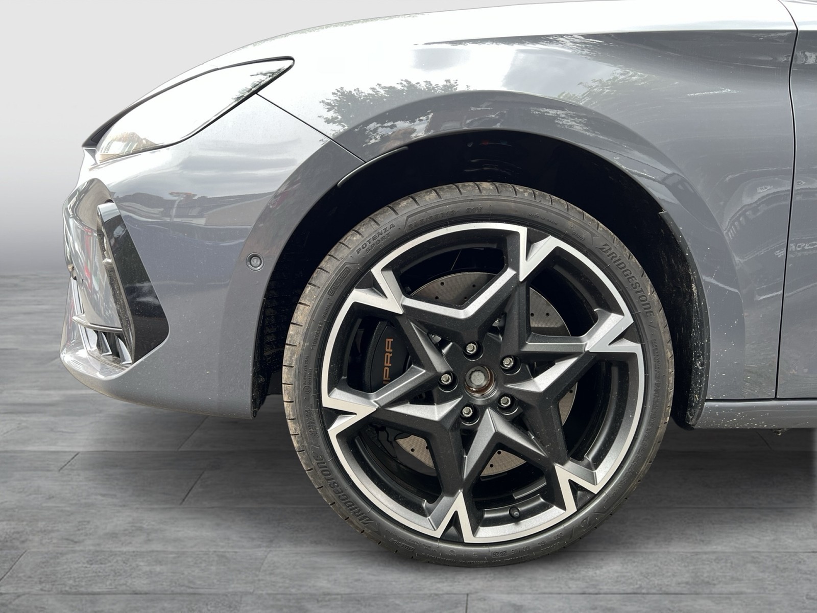 Cupra Leon ST 2.0 VZ 4X4 PANO SENNHEISER AHK CAM LM19