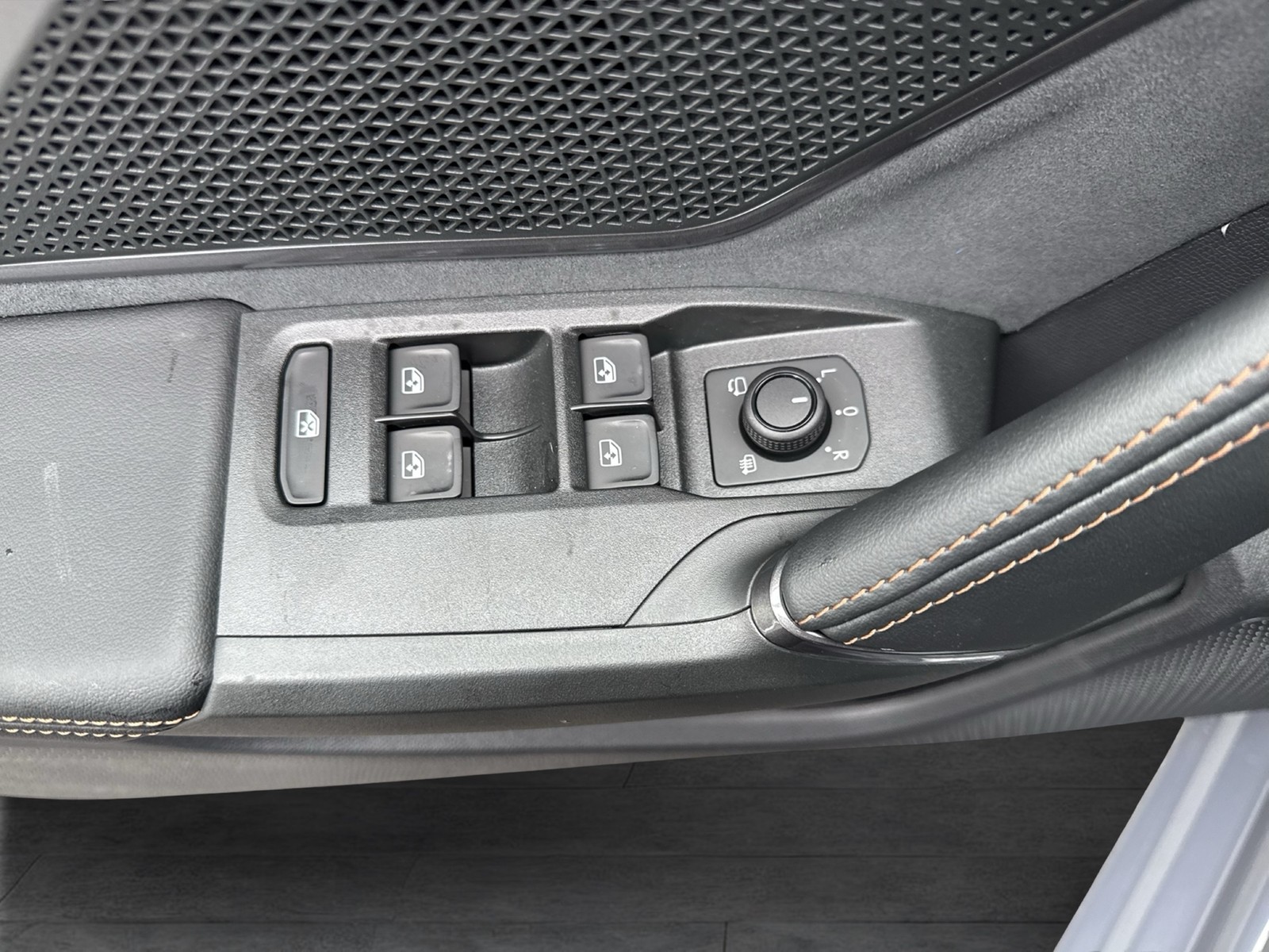 Cupra Leon ST 2.0 VZ 4X4 PANO SENNHEISER AHK CAM LM19