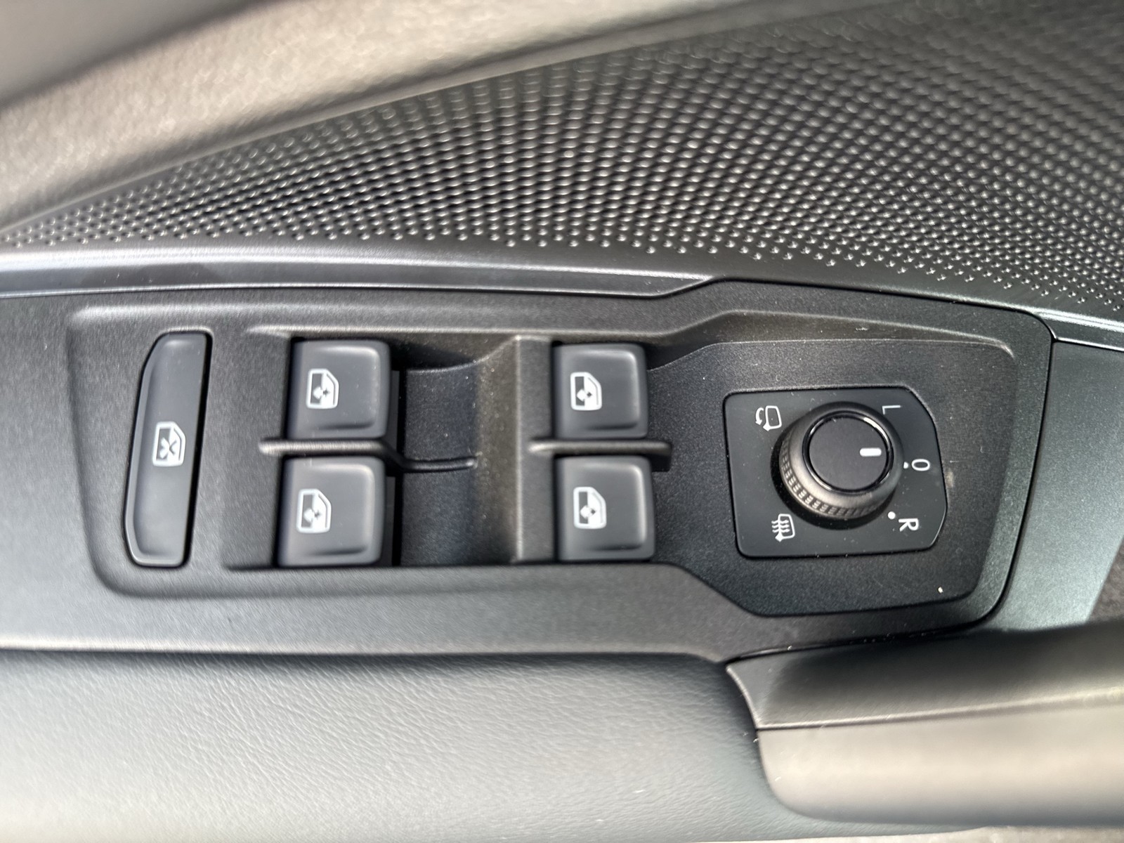Volkswagen Tiguan 1.5 eTSI LIFE 360CAM ACC LM18 NAVI SITZHZ
