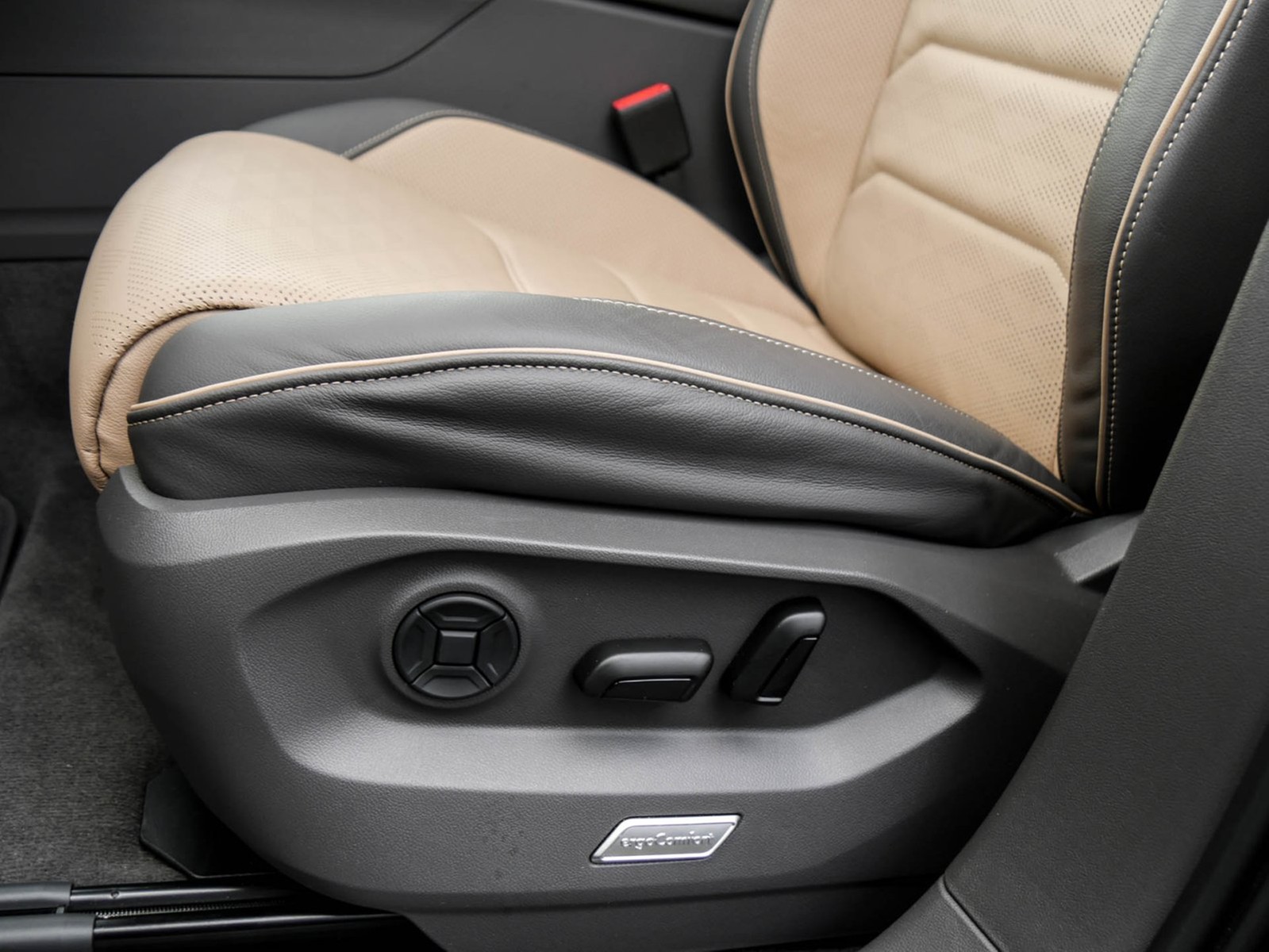 Volkswagen Touareg V6 ELEGANCE NEUESMODELL STANDHZ CAM LM20