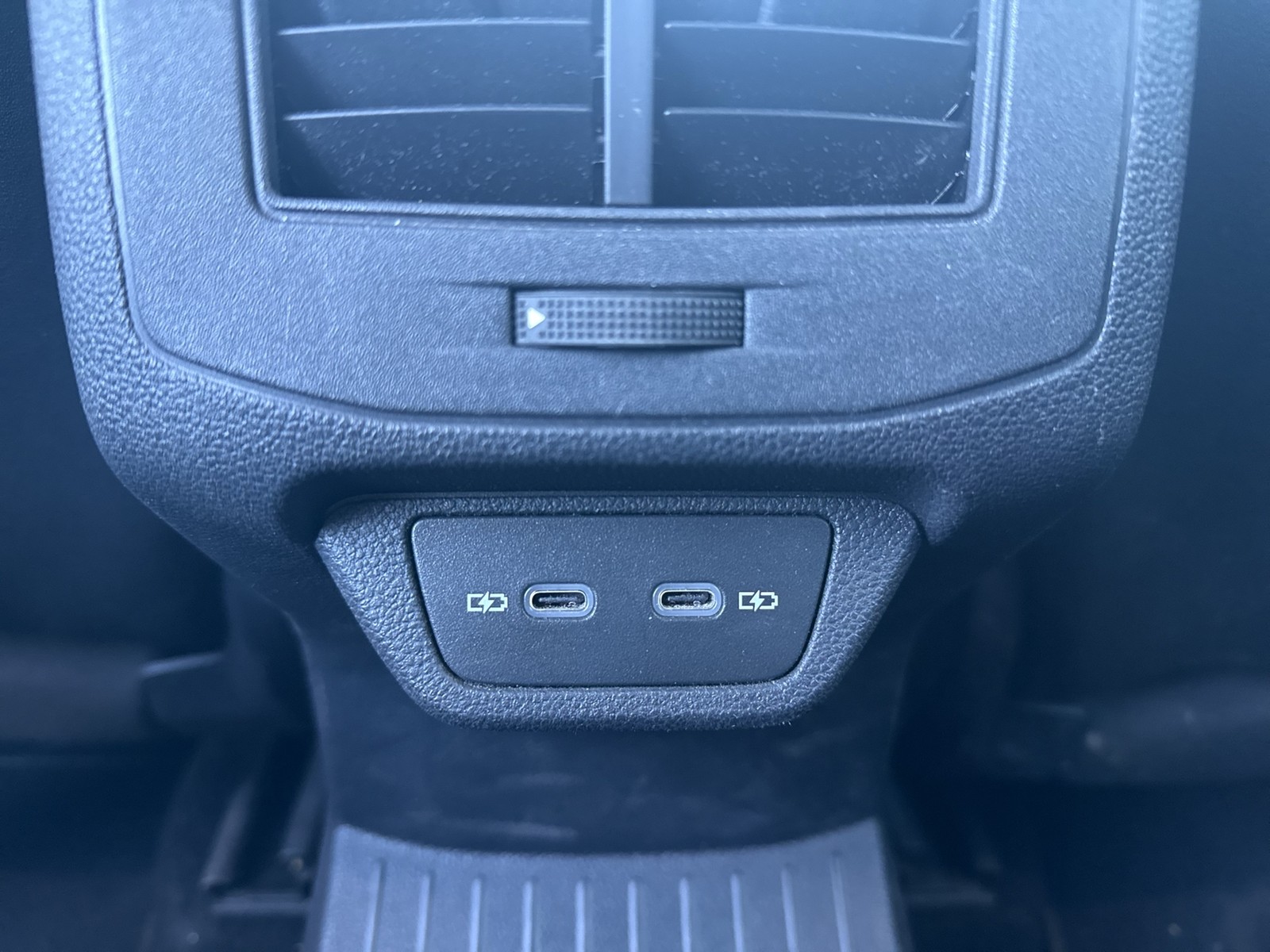 Volkswagen T-Roc 1.0 R-LINE BLACKSTYLE AHK KAMERA ALU18 NAVI