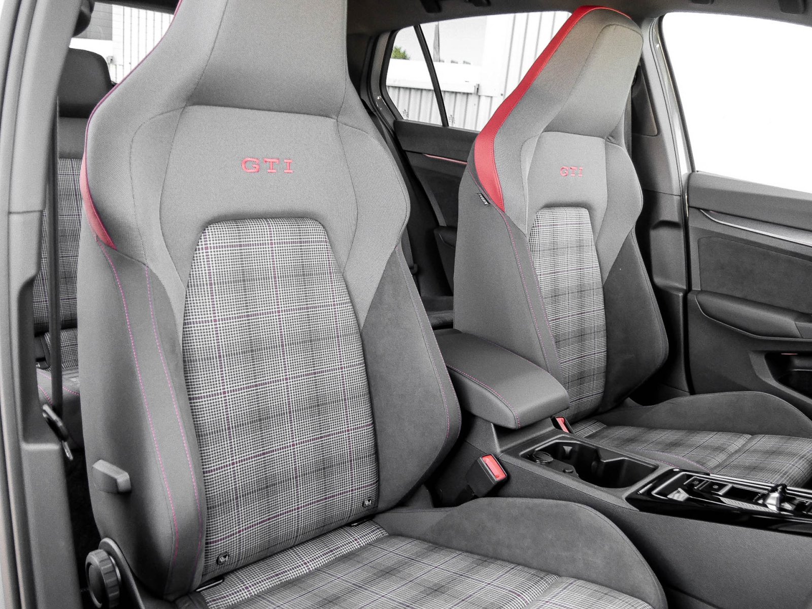 Volkswagen Golf VIII 2.0 GTI FACELIFT NAVI KAMERA ALU