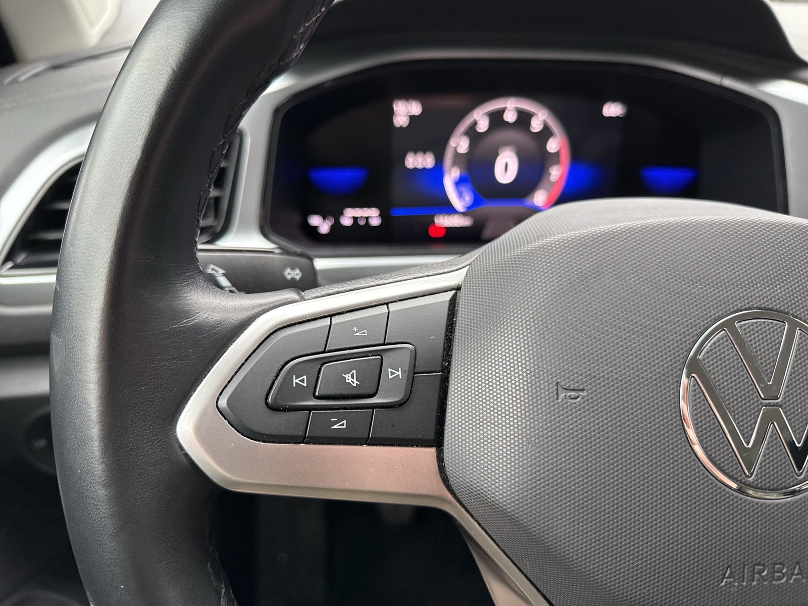 Volkswagen T-Roc 1.0 LIFE CARPLAY SITZHEIZUNG ALU LED