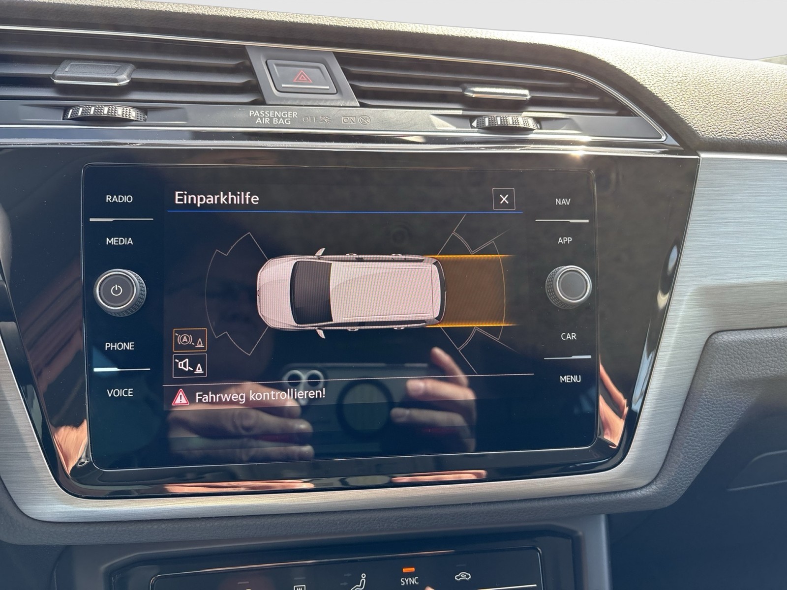 Volkswagen Touran 1.5 COMFORTLINE 7SITZE ACC NAVI ALU DAB+