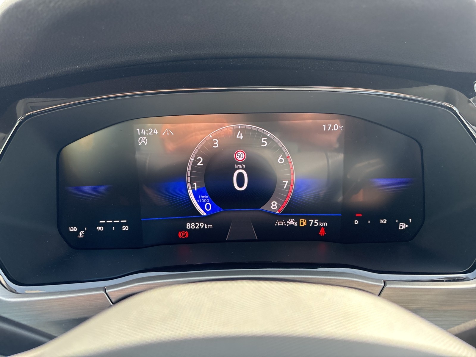 Volkswagen Touran 1.5 COMFORTLINE 7SITZE ACC NAVI ALU DAB+