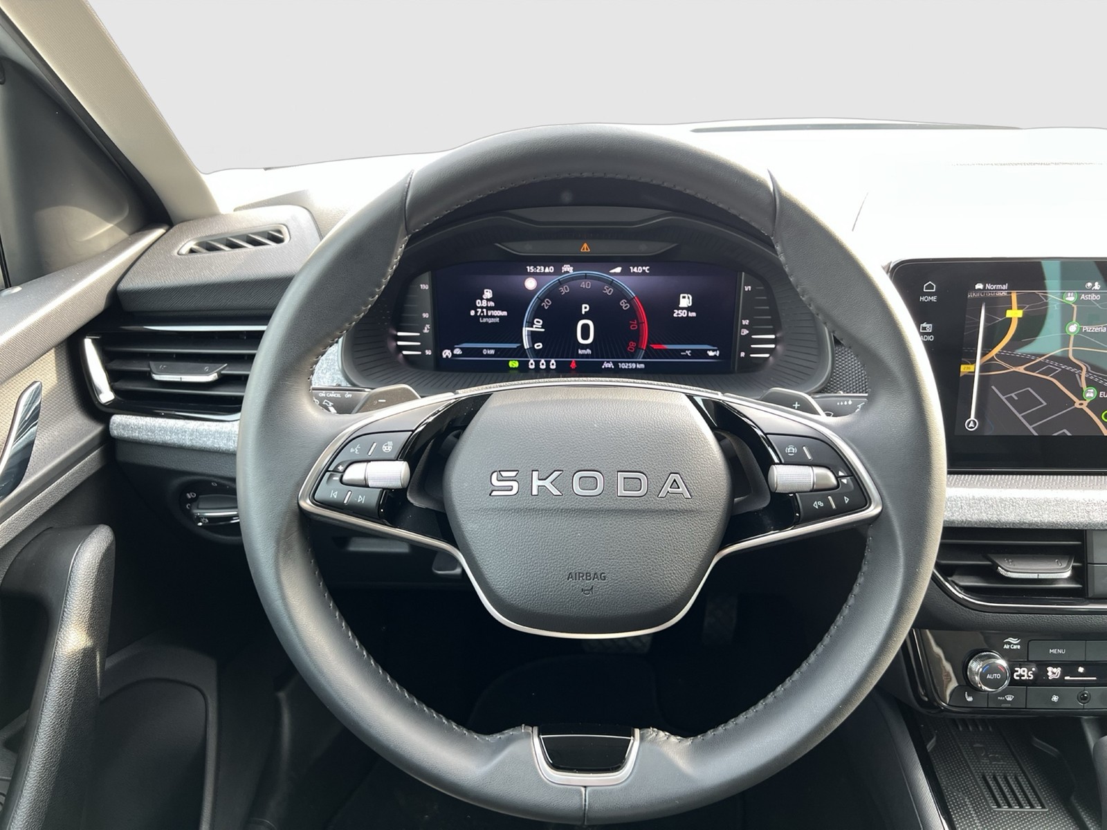 Skoda Kamiq 1.5 TOUR BLACKPACKAGE CAM MATRIX NAVI LM17