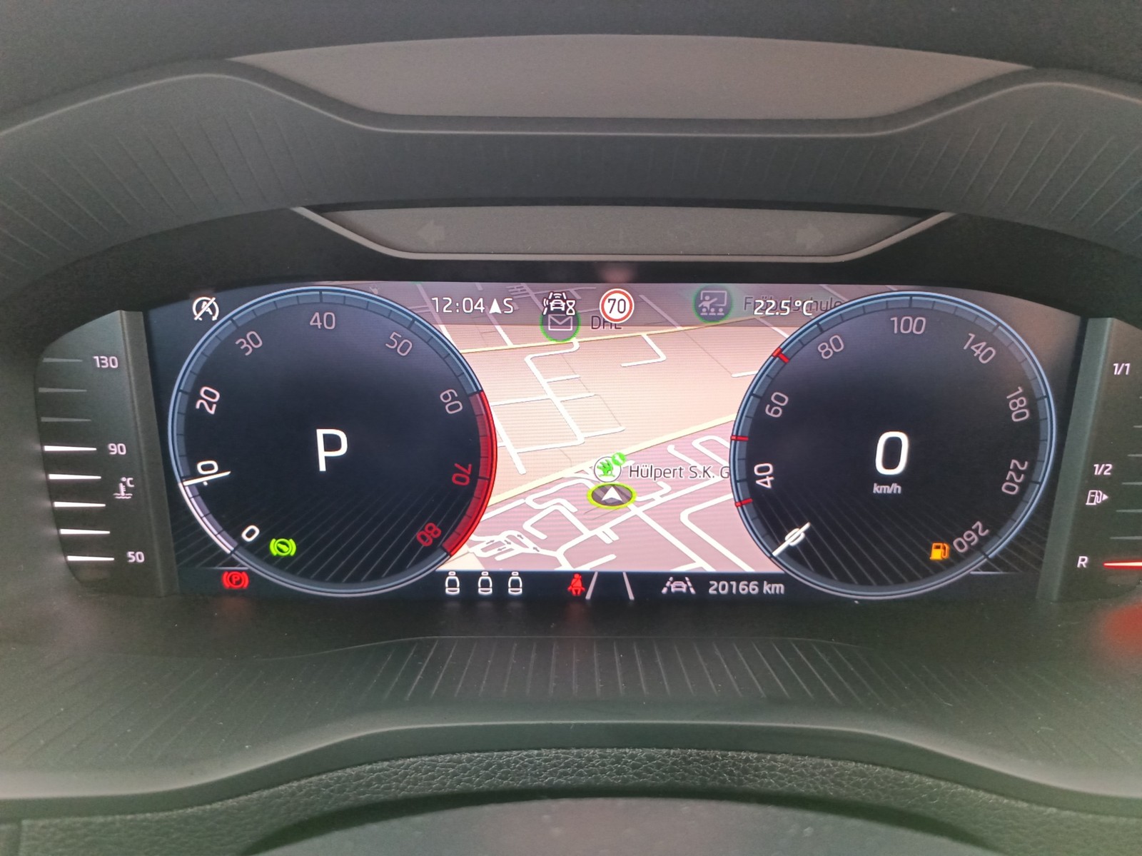 Skoda Karoq 1.5 SELECTION AHK CAM EKLAPPE NAVICOLUMBUS
