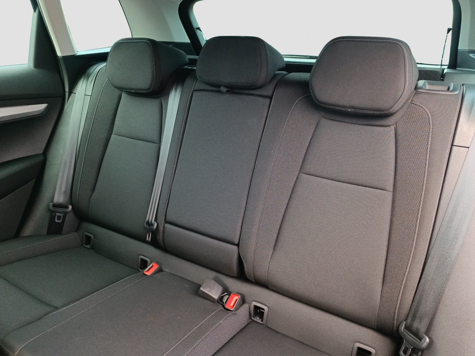 Skoda Karoq 1.5 SELECTION AHK CAM EKLAPPE NAVICOLUMBUS