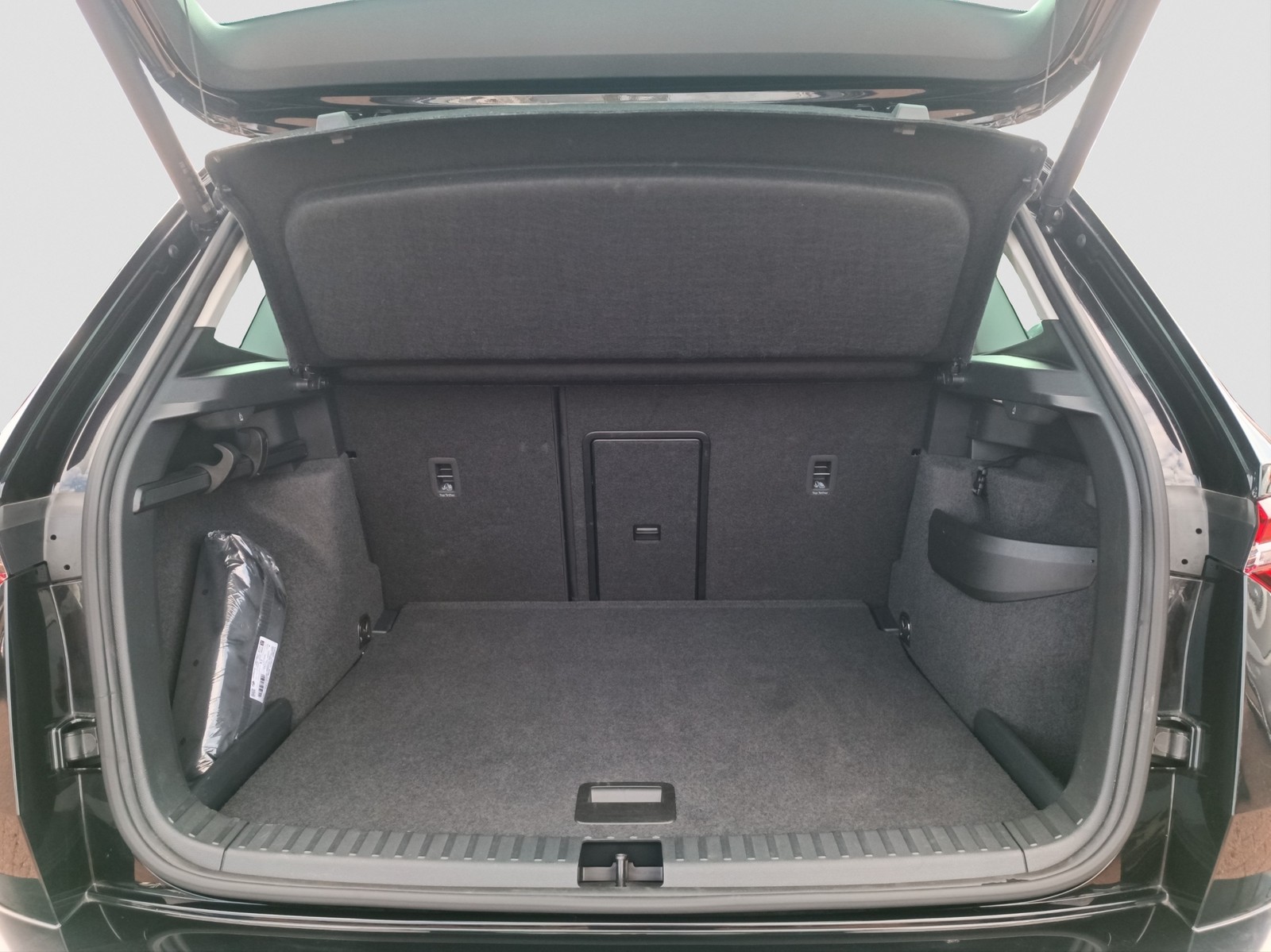 Skoda Karoq 1.5 SELECTION AHK CAM EKLAPPE NAVICOLUMBUS