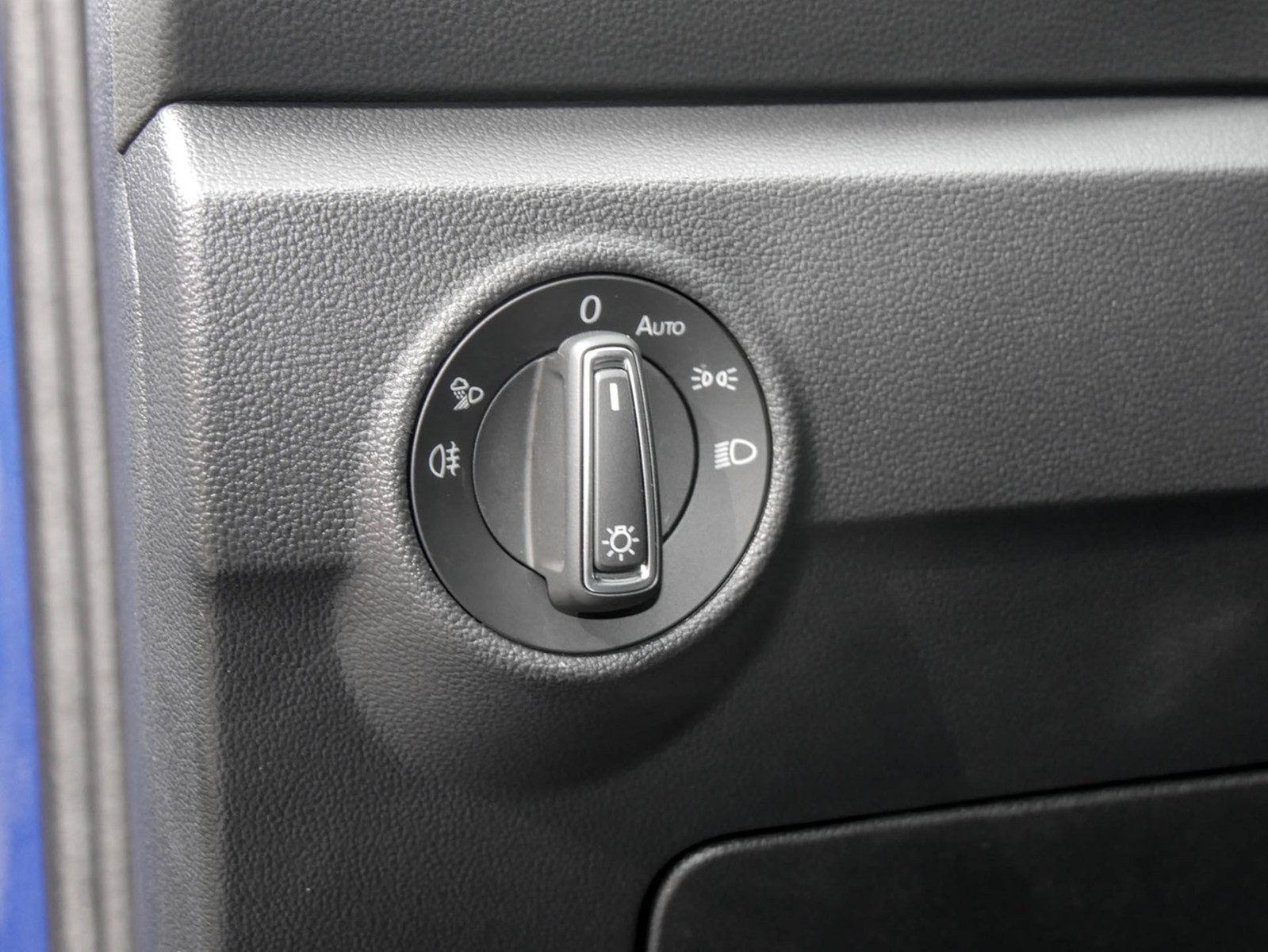 Volkswagen T-Roc 1.0 R-LINE STANDHZ. AHK ACC LM17 E-KLAPPE