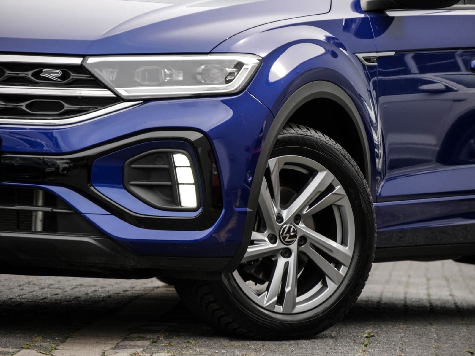 Volkswagen T-Roc 1.0 R-LINE STANDHZ. AHK ACC LM17 E-KLAPPE