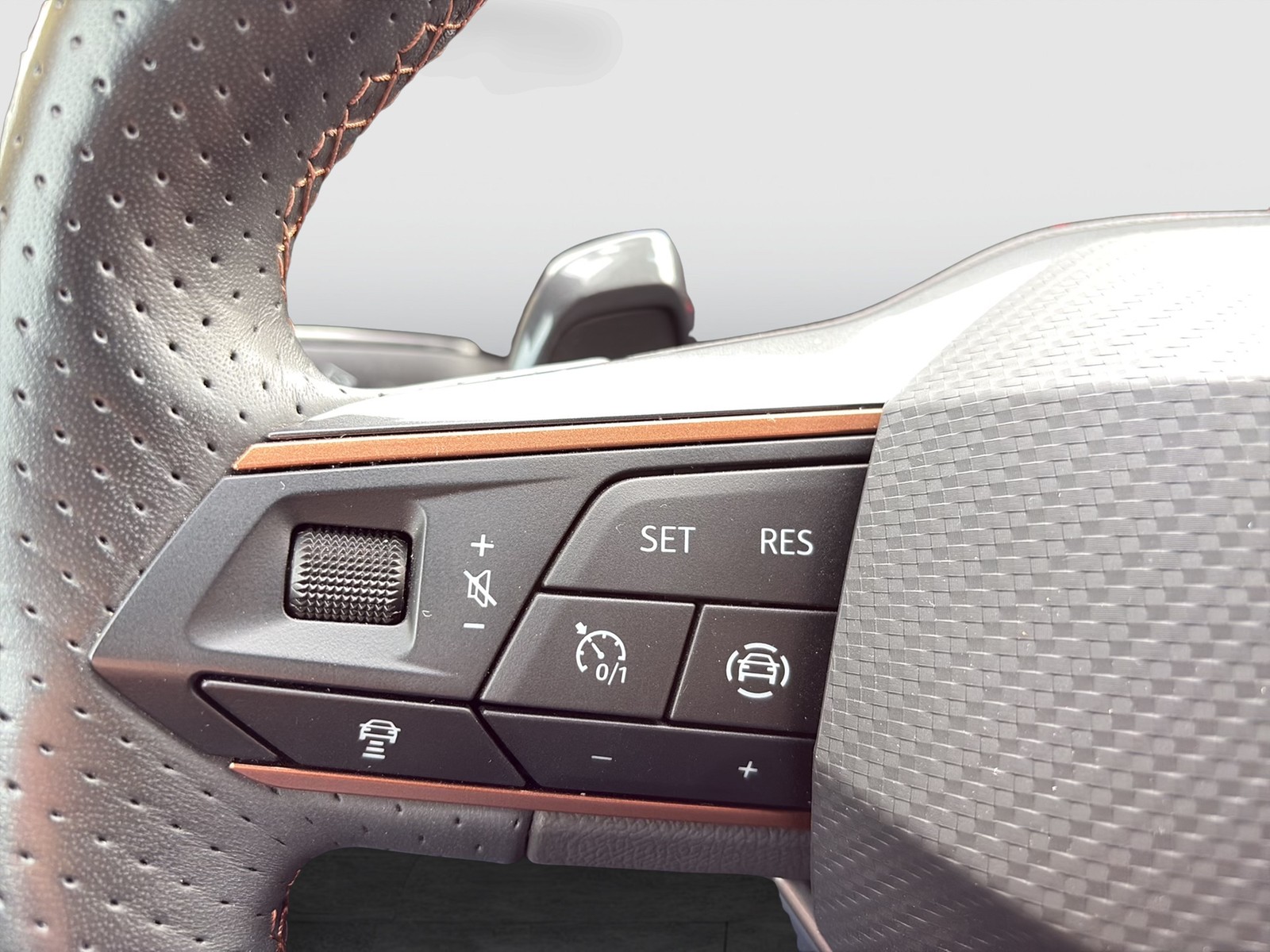 Cupra Leon ST 1.4 HYBRID VZ CAM ACC LM19 NAVI CARPLAY