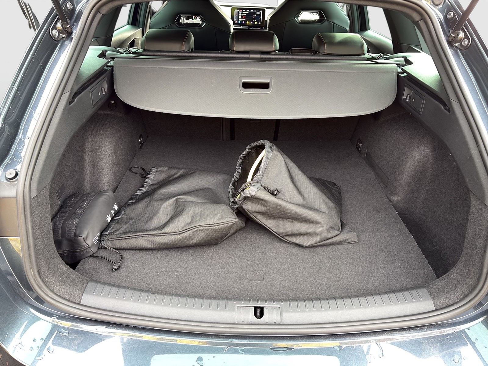 Cupra Leon ST 1.4 HYBRID VZ CAM ACC LM19 NAVI CARPLAY