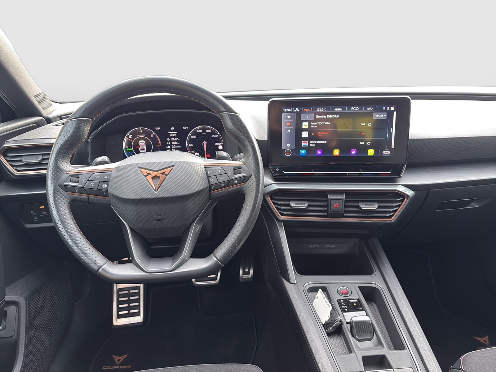 Cupra Leon ST 1.4 HYBRID VZ CAM ACC LM19 NAVI CARPLAY