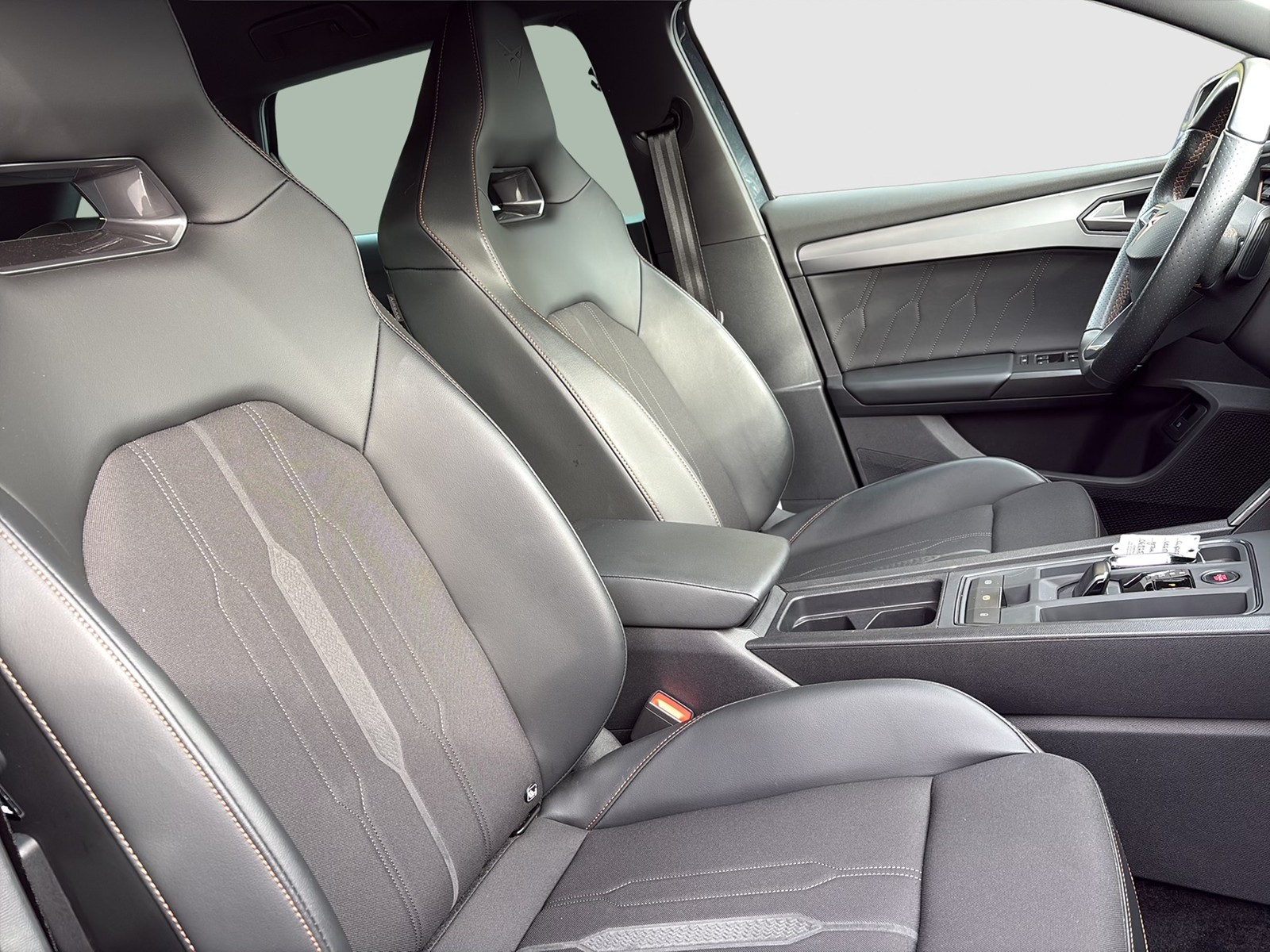 Cupra Leon ST 1.4 HYBRID VZ CAM ACC LM19 NAVI CARPLAY