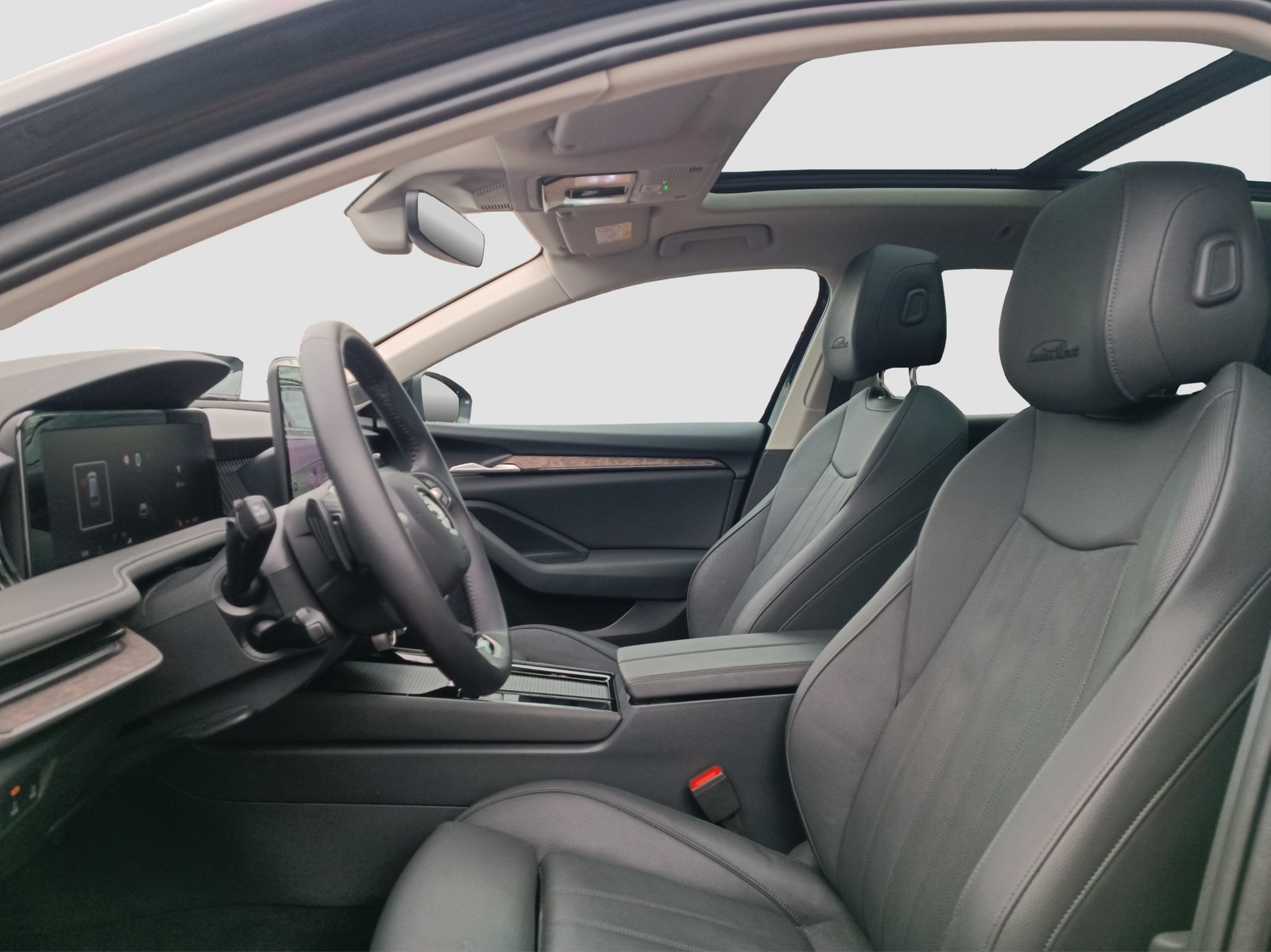 Skoda Superb Combi 1.5 eTSI L&K LEDER PANO AHK 360°CAM