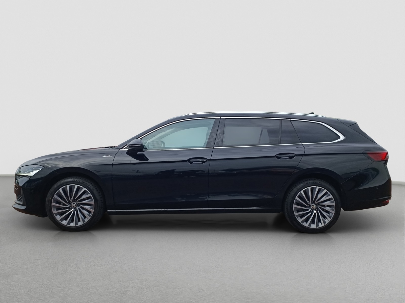Skoda Superb Combi 1.5 eTSI L&K LEDER PANO AHK 360°CAM